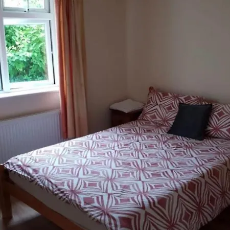 Private Bedrooms At Student Rahoon Kwatera prywatna