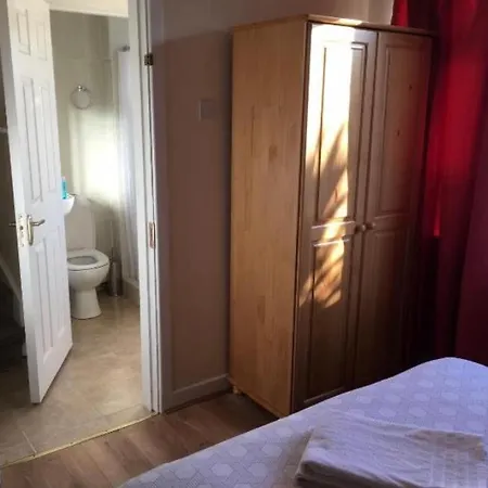 Homestay Private Bedrooms At Student Rahoon